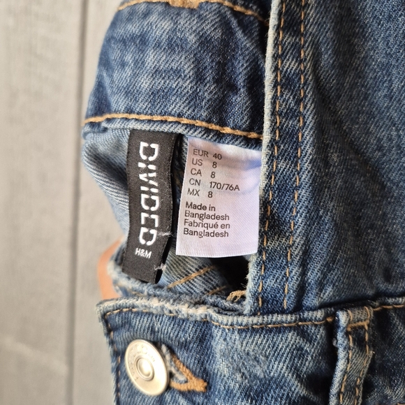 Divided Denim Distressed Overalls Shorts Ripped Stylish  Summer Size 8 - Picture 8 of 9